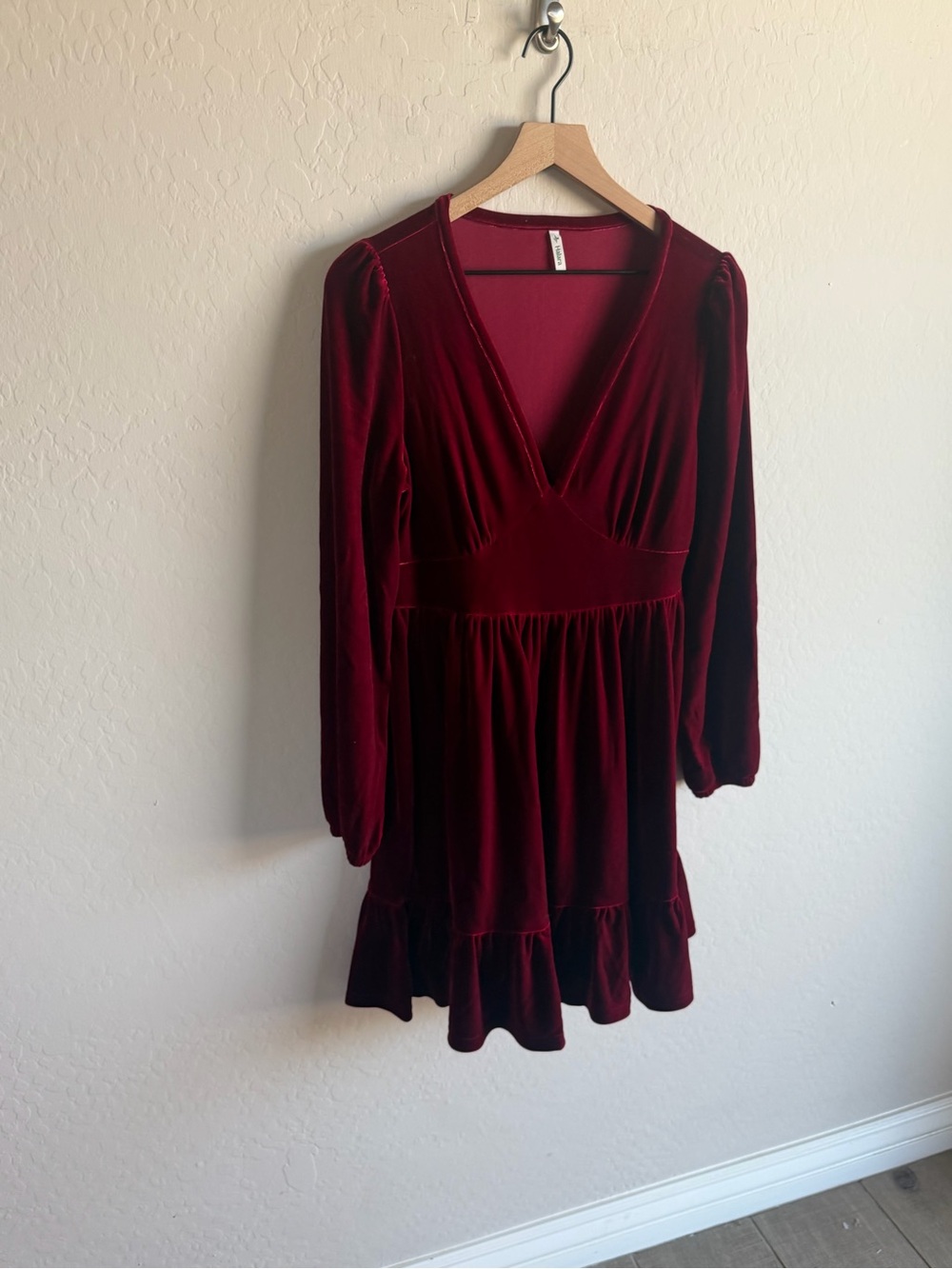 HALARA Burgundy Velvet Deep VNeck Mini Ruffled Party Glam Cocktail Dress Renfare - Picture 3 of 6